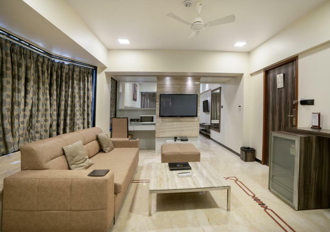 Отель Executive Enclave Мумбаи Экстерьер фото
