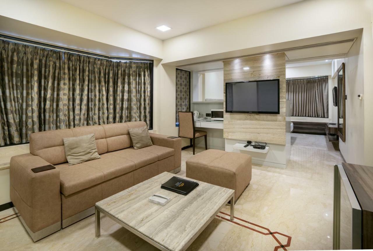 Отель Executive Enclave Мумбаи Экстерьер фото
